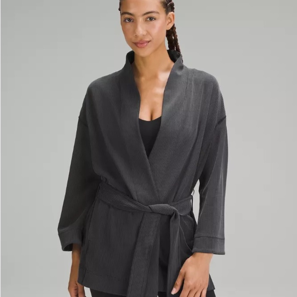 COPY - EUC Lululemon Softstreme Belted Wrap, size M/L
